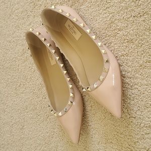 Valentino Garavani Rockstud Blush Color Patent Leather Flats 38 (no serial code)